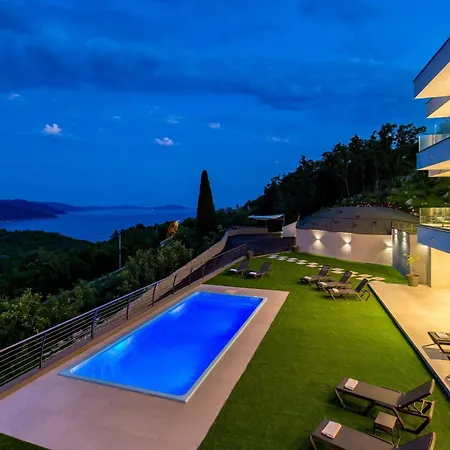 Luxury Amataa - 38m2 Pool, Jacuzzi, Sauna Villa