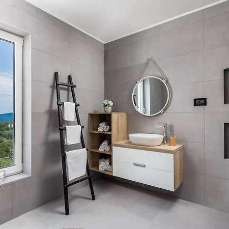 Luxury Amataa - 38m2 Pool, Jacuzzi, Sauna * Moscenicka Draga