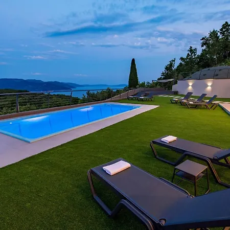 Luxury Amataa - 38m2 Pool, Jacuzzi, Sauna *