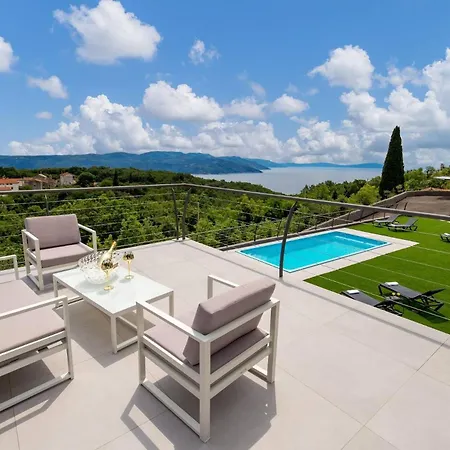 Luxury Amataa - 38m2 Pool, Jacuzzi, Sauna * Moscenicka Draga