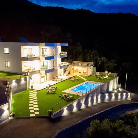Luxury Amataa - 38m2 Pool, Jacuzzi, Sauna Villa *
